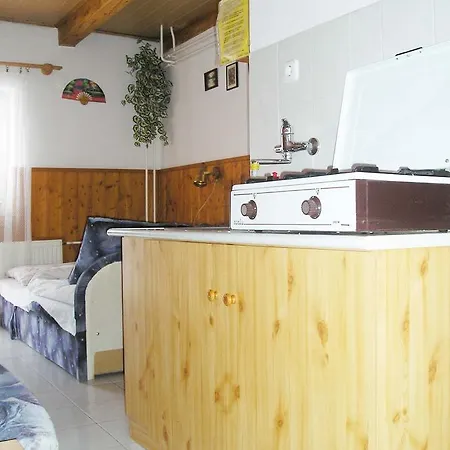 Valaszt6 Panzio Bed and Breakfast *